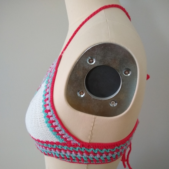 NWOT Crochet Halter / Crop Top Small Boho, Festival, Retro - Picture 2 of 6